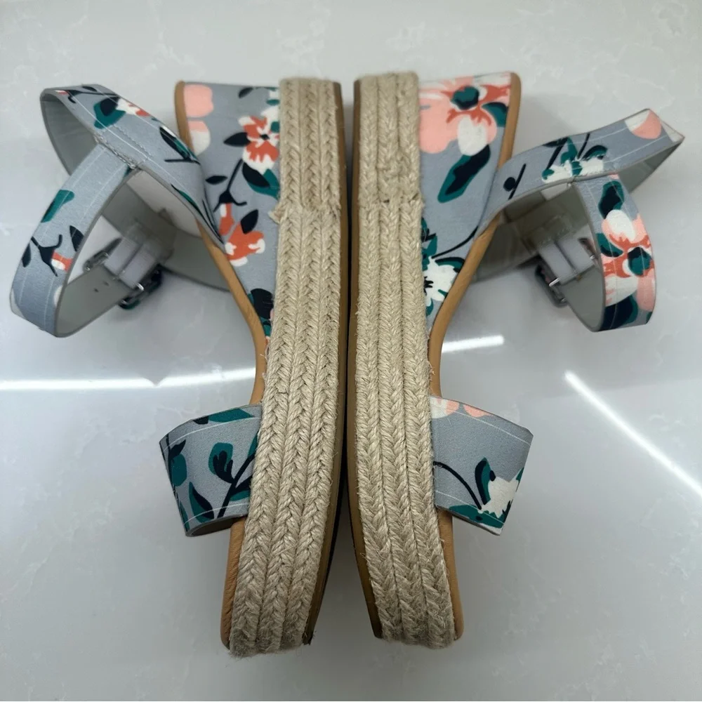 Journee Collection Valentina Floral Platform Wedge Sandals Size 9 Grey
